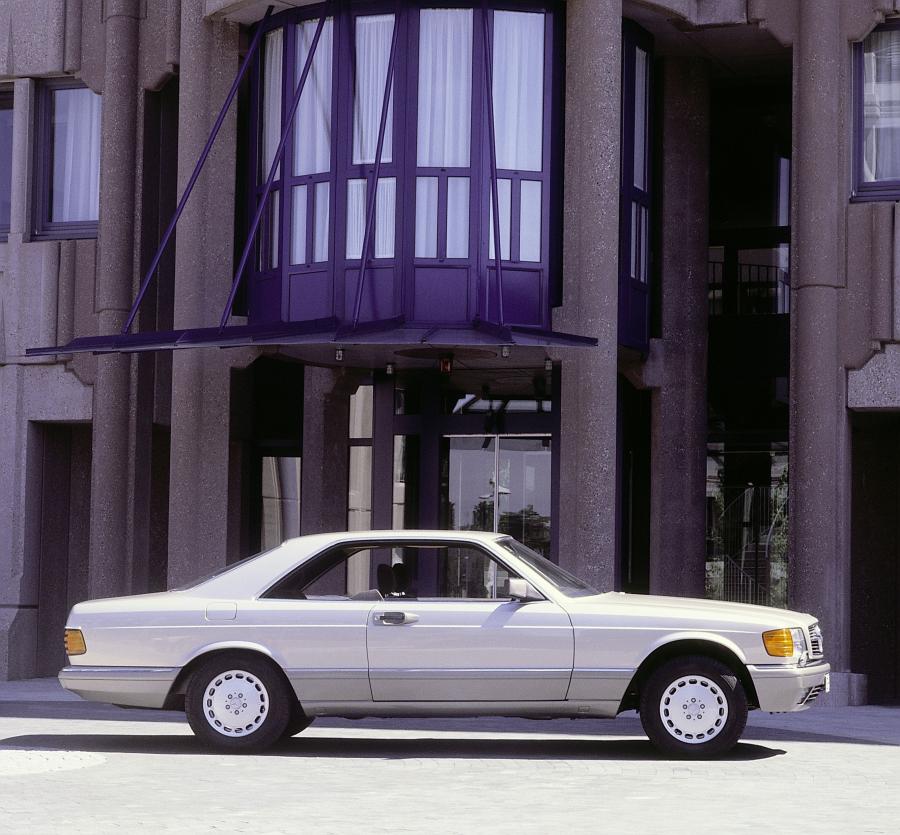 Mercedes-Benz 560 SEC (C126) 1985 года  (фото 25 из 35)